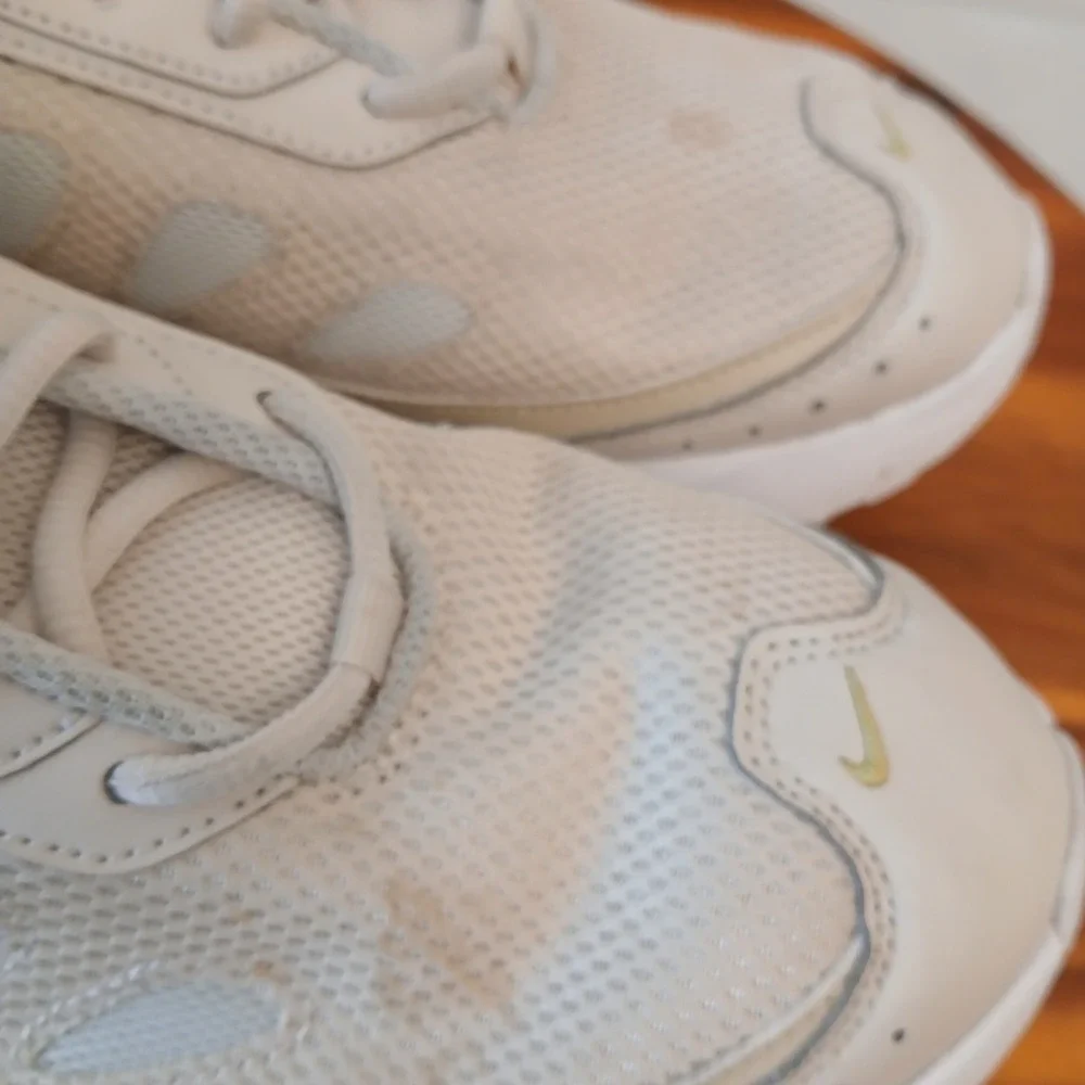 Nike Air Max AP Women 11 Sail Gold Low Top Athletic Shoes Sneakers CU4870-110